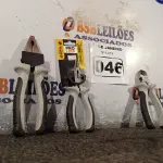 LOTE 046 - 03 ALICATES, SENDO 01 DE BICO 6’’, 01 UNIVERSAL E 01 DE CORTE. (NOVO) (NO ESTADO) ATENÇÃO! FAZER A VISITAÇÃO ANTES DE ARREMATAR, NÃO SABEMOS SE FUNCIONA. LEILÃO NÃO TEM GARANTIA E NEM DEVOLUÇÃO, SUJEITO A POSSÍVEIS AVARIAS VISÍVEIS/OCULTAS E/OU AUSÊNCIA DE COMPONENTES.