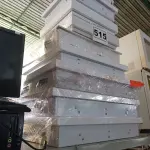 LOTE 515 - 01 LOTE COM VÁRIAS LUMINÁRIAS MARCAS E MODELOS DIVERSOS. (NO ESTADO) ATENÇÃO! FAZER A VISITAÇÃO ANTES DE ARREMATAR, NÃO SABEMOS SE FUNCIONA. LEILÃO NÃO TEM GARANTIA E NEM DEVOLUÇÃO, SUJEITO A POSSÍVEIS AVARIAS VISÍVEIS/OCULTAS E/OU AUSÊNCIA DE COMPONENTES.