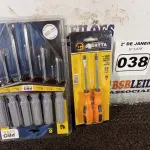 LOTE 038 - 01 KIT CHAVE DE FENDA E PHILIPS COM 02 PEÇAS 20CM E 01 KIT FENDA E PHILIPS PONTA MAGNÉTICA COM 06 PEÇAS. (NOVO)(NO ESTADO) ATENÇÃO! FAZER A VISITAÇÃO ANTES DE ARREMATAR, NÃO SABEMOS SE FUNCIONA. LEILÃO NÃO TEM GARANTIA E NEM DEVOLUÇÃO, SUJEITO A POSSÍVEIS AVARIAS VISÍVEIS/OCULTAS E/OU AUSÊNCIA DE COMPONENTES.