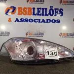 LOTE 139 - 01 FAROL AUTOMOTIVO. (NO ESTADO) ATENÇÃO! FAZER A VISITAÇÃO ANTES DE ARREMATAR, NÃO SABEMOS SE FUNCIONA. LEILÃO NÃO TEM GARANTIA E NEM DEVOLUÇÃO, SUJEITO A POSSÍVEIS AVARIAS VISÍVEIS/OCULTAS E/OU AUSÊNCIA DE COMPONENTES.