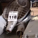 LOTE 118 - 05 LUMINÁRIAS DE POSTE. (NO ESTADO) ATENÇÃO! FAZER A VISITAÇÃO ANTES DE ARREMATAR, NÃO SABEMOS SE FUNCIONA. LEILÃO NÃO TEM GARANTIA E NEM DEVOLUÇÃO, SUJEITO A POSSÍVEIS AVARIAS VISÍVEIS/OCULTAS E/OU AUSÊNCIA DE COMPONENTES.