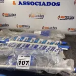 LOTE 107 - 04 PEÇAS DE ARMAÇÃO PARA MOP PROFISSIONAL 60CM. (NO ESTADO) ATENÇÃO! FAZER A VISITAÇÃO ANTES DE ARREMATAR, NÃO SABEMOS SE FUNCIONA. LEILÃO NÃO TEM GARANTIA E NEM DEVOLUÇÃO, SUJEITO A POSSÍVEIS AVARIAS VISÍVEIS/OCULTAS E/OU AUSÊNCIA DE COMPONENTES.