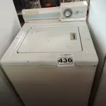 LOTE 436 - 01 MÁQUINA DE LAVAR ROUPAS. (NO ESTADO) ATENÇÃO! FAZER A VISITAÇÃO ANTES DE ARREMATAR, NÃO SABEMOS SE FUNCIONA. LEILÃO NÃO TEM GARANTIA E NEM DEVOLUÇÃO, SUJEITO A POSSÍVEIS AVARIAS VISÍVEIS/OCULTAS E/OU AUSÊNCIA DE COMPONENTES.