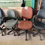 LOTE 490 - 04 CADEIRAS DE ESCRITÓRIO MARCAS E MODELOS DIVERSOS. (NO ESTADO) ATENÇÃO! FAZER A VISITAÇÃO ANTES DE ARREMATAR, NÃO SABEMOS SE FUNCIONA. LEILÃO NÃO TEM GARANTIA E NEM DEVOLUÇÃO, SUJEITO A POSSÍVEIS AVARIAS VISÍVEIS/OCULTAS E/OU AUSÊNCIA DE COMPONENTES.
