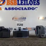 LOTE 020 - 01 CÂMERA FILMADORA E 02 CÂMERAS FOTOGRÁFICAS MARCA NIKON INCOMPLETAS. (NO ESTADO) ATENÇÃO! FAZER A VISITAÇÃO ANTES DE ARREMATAR, NÃO SABEMOS SE FUNCIONA. LEILÃO NÃO TEM GARANTIA E NEM DEVOLUÇÃO, SUJEITO A POSSÍVEIS AVARIAS VISÍVEIS/OCULTAS E/OU AUSÊNCIA DE COMPONENTES.