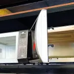 LOTE 498 - 02 MICRO-ONDAS MARCAS E MODELOS DIVERSOS. (NO ESTADO) ATENÇÃO! FAZER A VISITAÇÃO ANTES DE ARREMATAR, NÃO SABEMOS SE FUNCIONA. LEILÃO NÃO TEM GARANTIA E NEM DEVOLUÇÃO, SUJEITO A POSSÍVEIS AVARIAS VISÍVEIS/OCULTAS E/OU AUSÊNCIA DE COMPONENTES.