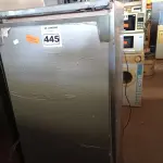 LOTE 445 - 01 FREEZER VERTICAL MARCA CÔNSUL 220V. (NO ESTADO) ATENÇÃO! FAZER A VISITAÇÃO ANTES DE ARREMATAR, NÃO SABEMOS SE FUNCIONA. LEILÃO NÃO TEM GARANTIA E NEM DEVOLUÇÃO, SUJEITO A POSSÍVEIS AVARIAS VISÍVEIS/OCULTAS E/OU AUSÊNCIA DE COMPONENTES.