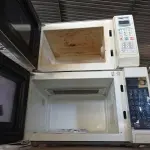 LOTE 439 - 02 MICRO-ONDAS MARCAS E MODELOS DIVERSOS. (NO ESTADO) ATENÇÃO! FAZER A VISITAÇÃO ANTES DE ARREMATAR, NÃO SABEMOS SE FUNCIONA. LEILÃO NÃO TEM GARANTIA E NEM DEVOLUÇÃO, SUJEITO A POSSÍVEIS AVARIAS VISÍVEIS/OCULTAS E/OU AUSÊNCIA DE COMPONENTES.