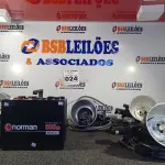 LOTE 024 - 01 JOGO COM 04 CABEÇAS DE LÂMPADAS DE FLASHS ESTROBOSCÓPICA NORMAN LH500 E 01 CAIXA DE ENERGIA PORTRAIT 808M M/TCL. (NO ESTADO) ATENÇÃO! FAZER A VISITAÇÃO ANTES DE ARREMATAR, NÃO SABEMOS SE FUNCIONA. LEILÃO NÃO TEM GARANTIA E NEM DEVOLUÇÃO, SUJEITO A POSSÍVEIS AVARIAS VISÍVEIS/OCULTAS E/OU AUSÊNCIA DE COMPONENTES.