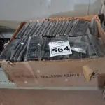 LOTE 564 - 01 LOTE COM VÁRIOS CONTROLES REMOTO. (NO ESTADO) ATENÇÃO! FAZER A VISITAÇÃO ANTES DE ARREMATAR, NÃO SABEMOS SE FUNCIONA. LEILÃO NÃO TEM GARANTIA E NEM DEVOLUÇÃO, SUJEITO A POSSÍVEIS AVARIAS VISÍVEIS/OCULTAS E/OU AUSÊNCIA DE COMPONENTES.