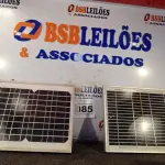 LOTE 085 - 02 PAINÉIS SOLARES 18V 10W.  (NO ESTADO) ATENÇÃO! FAZER A VISITAÇÃO ANTES DE ARREMATAR, NÃO SABEMOS SE FUNCIONA. LEILÃO NÃO TEM GARANTIA E NEM DEVOLUÇÃO, SUJEITO A POSSÍVEIS AVARIAS VISÍVEIS/OCULTAS E/OU AUSÊNCIA DE COMPONENTES.