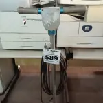 LOTE 589 - 01 ENCERADEIRA INDUSTRIAL. (NO ESTADO) ATENÇÃO! FAZER A VISITAÇÃO ANTES DE ARREMATAR, NÃO SABEMOS SE FUNCIONA. LEILÃO NÃO TEM GARANTIA E NEM DEVOLUÇÃO, SUJEITO A POSSÍVEIS AVARIAS VISÍVEIS/OCULTAS E/OU AUSÊNCIA DE COMPONENTES.