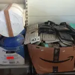 LOTE 431 - 01 LOTE COM MATERIAIS DIVERSOS. (NO ESTADO) ATENÇÃO! FAZER A VISITAÇÃO ANTES DE ARREMATAR, NÃO SABEMOS SE FUNCIONA. LEILÃO NÃO TEM GARANTIA E NEM DEVOLUÇÃO, SUJEITO A POSSÍVEIS AVARIAS VISÍVEIS/OCULTAS E/OU AUSÊNCIA DE COMPONENTES.