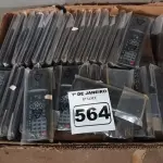 LOTE 564 - 01 LOTE COM VÁRIOS CONTROLES REMOTO. (NO ESTADO) ATENÇÃO! FAZER A VISITAÇÃO ANTES DE ARREMATAR, NÃO SABEMOS SE FUNCIONA. LEILÃO NÃO TEM GARANTIA E NEM DEVOLUÇÃO, SUJEITO A POSSÍVEIS AVARIAS VISÍVEIS/OCULTAS E/OU AUSÊNCIA DE COMPONENTES.