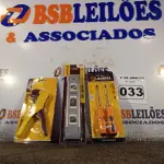 LOTE 033 - 01 KIT DE CHAVES DE FENDA E PHILIPS PONTA IMANTADA 20 CM COM 02 UNIDADES, 01 NÍVEL TORPEDO BASE MAGNÉTICA 23CM E 01 DESCASCADOR DE FIOS. (NOVO) (NO ESTADO) ATENÇÃO! FAZER A VISITAÇÃO ANTES DE ARREMATAR, NÃO SABEMOS SE FUNCIONA. LEILÃO NÃO TEM GARANTIA E NEM DEVOLUÇÃO, SUJEITO A POSSÍVEIS AVARIAS VISÍVEIS/OCULTAS E/OU AUSÊNCIA DE COMPONENTES.
