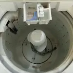 LOTE 464 - 01 MÁQUINA DE LAVAR ROUPAS MARCA ELECTROLUX 220V. (NO ESTADO) ATENÇÃO! FAZER A VISITAÇÃO ANTES DE ARREMATAR, NÃO SABEMOS SE FUNCIONA. LEILÃO NÃO TEM GARANTIA E NEM DEVOLUÇÃO, SUJEITO A POSSÍVEIS AVARIAS VISÍVEIS/OCULTAS E/OU AUSÊNCIA DE COMPONENTES.