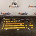 LOTE 093 - 01 MESA DE VÍDEO. (NO ESTADO) ATENÇÃO! FAZER A VISITAÇÃO ANTES DE ARREMATAR, NÃO SABEMOS SE FUNCIONA. LEILÃO NÃO TEM GARANTIA E NEM DEVOLUÇÃO, SUJEITO A POSSÍVEIS AVARIAS VISÍVEIS/OCULTAS E/OU AUSÊNCIA DE COMPONENTES.