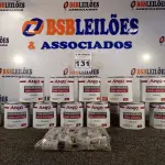 LOTE 131 - 12 LATAS DE 1KG DE COLA PLÁSTICA MARCA ANJO. (NO ESTADO) ATENÇÃO! FAZER A VISITAÇÃO ANTES DE ARREMATAR, NÃO SABEMOS SE FUNCIONA. LEILÃO NÃO TEM GARANTIA E NEM DEVOLUÇÃO, SUJEITO A POSSÍVEIS AVARIAS VISÍVEIS/OCULTAS E/OU AUSÊNCIA DE COMPONENTES.