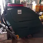 LOTE 480 - 01 LAVADORA DE PISOS INDUSTRIAL COM BATERIAS E CARREGADOR. (NO ESTADO) ATENÇÃO! FAZER A VISITAÇÃO ANTES DE ARREMATAR, NÃO SABEMOS SE FUNCIONA. LEILÃO NÃO TEM GARANTIA E NEM DEVOLUÇÃO, SUJEITO A POSSÍVEIS AVARIAS VISÍVEIS/OCULTAS E/OU AUSÊNCIA DE COMPONENTES.
