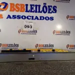 LOTE 093 - 01 MESA DE VÍDEO. (NO ESTADO) ATENÇÃO! FAZER A VISITAÇÃO ANTES DE ARREMATAR, NÃO SABEMOS SE FUNCIONA. LEILÃO NÃO TEM GARANTIA E NEM DEVOLUÇÃO, SUJEITO A POSSÍVEIS AVARIAS VISÍVEIS/OCULTAS E/OU AUSÊNCIA DE COMPONENTES.