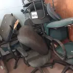 LOTE 578 - 01 LOTE COM VÁRIAS CADEIRA DE ESCRITÓRIO MARCAS E MODELOS DIVERSOS. (NO ESTADO) ATENÇÃO! FAZER A VISITAÇÃO ANTES DE ARREMATAR, NÃO SABEMOS SE FUNCIONA. LEILÃO NÃO TEM GARANTIA E NEM DEVOLUÇÃO, SUJEITO A POSSÍVEIS AVARIAS VISÍVEIS/OCULTAS E/OU AUSÊNCIA DE COMPONENTES.
