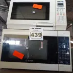 LOTE 439 - 02 MICRO-ONDAS MARCAS E MODELOS DIVERSOS. (NO ESTADO) ATENÇÃO! FAZER A VISITAÇÃO ANTES DE ARREMATAR, NÃO SABEMOS SE FUNCIONA. LEILÃO NÃO TEM GARANTIA E NEM DEVOLUÇÃO, SUJEITO A POSSÍVEIS AVARIAS VISÍVEIS/OCULTAS E/OU AUSÊNCIA DE COMPONENTES.