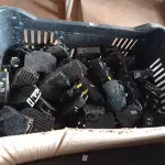 LOTE 275 - 01 LOTE COM APARELHOS ELETRÔNICOS DIVERSOS E 01 CAIXA COM DISJUNTORES.(NO ESTADO) ATENÇÃO! FAZER A VISITAÇÃO ANTES DE ARREMATAR, NÃO SABEMOS SE FUNCIONA. LEILÃO NÃO TEM GARANTIA E NEM DEVOLUÇÃO, SUJEITO A POSSÍVEIS AVARIAS VISÍVEIS/OCULTAS E/OU AUSÊNCIA DE COMPONENTES.