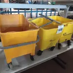 LOTE 168 - 03 BALDES DE LIMPEZA COM RODINHAS. (NO ESTADO) ATENÇÃO! FAZER A VISITAÇÃO ANTES DE ARREMATAR, NÃO SABEMOS SE FUNCIONA. LEILÃO NÃO TEM GARANTIA E NEM DEVOLUÇÃO, SUJEITO A POSSÍVEIS AVARIAS VISÍVEIS/OCULTAS E/OU AUSÊNCIA DE COMPONENTES.