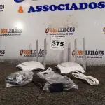LOTE 375 - 02 ROTEADORES TP-LINK COM CABO E FONTE. (NO ESTADO) ATENÇÃO! FAZER A VISITAÇÃO ANTES DE ARREMATAR, NÃO SABEMOS SE FUNCIONA. LEILÃO NÃO TEM GARANTIA E NEM DEVOLUÇÃO, SUJEITO A POSSÍVEIS AVARIAS VISÍVEIS/OCULTAS E/OU AUSÊNCIA DE COMPONENTES.