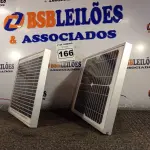 LOTE 166 - 02 PAINÉIS SOLARES 18V 10W.  (NO ESTADO) ATENÇÃO! FAZER A VISITAÇÃO ANTES DE ARREMATAR, NÃO SABEMOS SE FUNCIONA. LEILÃO NÃO TEM GARANTIA E NEM DEVOLUÇÃO, SUJEITO A POSSÍVEIS AVARIAS VISÍVEIS/OCULTAS E/OU AUSÊNCIA DE COMPONENTES.