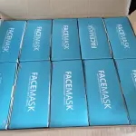 LOTE 205 - 01 CAIXA COM APROXIMADAMENTE 2.000 MASCARAS DESCARTÁVEIS VARIADAS . (NO ESTADO) ATENÇÃO! FAZER A VISITAÇÃO ANTES DE ARREMATAR, NÃO SABEMOS SE FUNCIONA. LEILÃO NÃO TEM GARANTIA E NEM DEVOLUÇÃO, SUJEITO A POSSÍVEIS AVARIAS VISÍVEIS/OCULTAS E/OU AUSÊNCIA DE COMPONENTES.