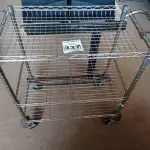LOTE 337 - 01 CARRINHO PARA TRANSPORTE DE UTENSILIOS COM TRES DIVISOES. (NO ESTADO) ATENÇÃO! FAZER A VISITAÇÃO ANTES DE ARREMATAR, NÃO SABEMOS SE FUNCIONA. LEILÃO NÃO TEM GARANTIA E NEM DEVOLUÇÃO, SUJEITO A POSSÍVEIS AVARIAS VISÍVEIS/OCULTAS E/OU AUSÊNCIA DE COMPONENTES.