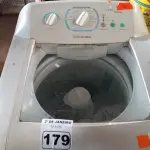 LOTE 179 - 01 MAQUINA DE LAVAR 12KG MARCA ELETROLUX. (NO ESTADO) ATENÇÃO! FAZER A VISITAÇÃO ANTES DE ARREMATAR, NÃO SABEMOS SE FUNCIONA. LEILÃO NÃO TEM GARANTIA E NEM DEVOLUÇÃO, SUJEITO A POSSÍVEIS AVARIAS VISÍVEIS/OCULTAS E/OU AUSÊNCIA DE COMPONENTES.