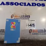 LOTE 445 - 01 CELULAR MOTOC MODELO:XT1750 8GB MARCA LENOVO. (NO ESTADO) ATENÇÃO! FAZER A VISITAÇÃO ANTES DE ARREMATAR, NÃO SABEMOS SE FUNCIONA. LEILÃO NÃO TEM GARANTIA E NEM DEVOLUÇÃO, SUJEITO A POSSÍVEIS AVARIAS VISÍVEIS/OCULTAS E/OU AUSÊNCIA DE COMPONENTES.
