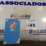 LOTE 445 - 01 CELULAR MOTOC MODELO:XT1750 8GB MARCA LENOVO. (NO ESTADO) ATENÇÃO! FAZER A VISITAÇÃO ANTES DE ARREMATAR, NÃO SABEMOS SE FUNCIONA. LEILÃO NÃO TEM GARANTIA E NEM DEVOLUÇÃO, SUJEITO A POSSÍVEIS AVARIAS VISÍVEIS/OCULTAS E/OU AUSÊNCIA DE COMPONENTES.