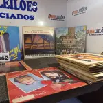 LOTE 462 - 01 LOTE COM DIVERSOS DISCOS DE VINIL. (NO ESTADO) ATENÇÃO! FAZER A VISITAÇÃO ANTES DE ARREMATAR, NÃO SABEMOS SE FUNCIONA. LEILÃO NÃO TEM GARANTIA E NEM DEVOLUÇÃO, SUJEITO A POSSÍVEIS AVARIAS VISÍVEIS/OCULTAS E/OU AUSÊNCIA DE COMPONENTES.