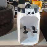 LOTE 304 - 01 PURIFICADOR DE ÁGUA REFRIGERADO MARCA LIBELL. (NO ESTADO) ATENÇÃO! FAZER A VISITAÇÃO ANTES DE ARREMATAR, NÃO SABEMOS SE FUNCIONA. LEILÃO NÃO TEM GARANTIA E NEM DEVOLUÇÃO, SUJEITO A POSSÍVEIS AVARIAS VISÍVEIS/OCULTAS E/OU AUSÊNCIA DE COMPONENTES.