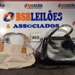 LOTE 402 - 02 BOLSAS FEMININAS. (NO ESTADO) ATENÇÃO! FAZER A VISITAÇÃO ANTES DE ARREMATAR, NÃO SABEMOS SE FUNCIONA. LEILÃO NÃO TEM GARANTIA E NEM DEVOLUÇÃO, SUJEITO A POSSÍVEIS AVARIAS VISÍVEIS/OCULTAS E/OU AUSÊNCIA DE COMPONENTES.