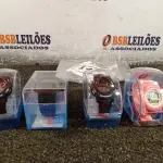 LOTE 414 - 04 RELÓGIOS. (NO ESTADO) ATENÇÃO! FAZER A VISITAÇÃO ANTES DE ARREMATAR, NÃO SABEMOS SE FUNCIONA. LEILÃO NÃO TEM GARANTIA E NEM DEVOLUÇÃO, SUJEITO A POSSÍVEIS AVARIAS VISÍVEIS/OCULTAS E/OU AUSÊNCIA DE COMPONENTES.
