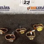 LOTE 422 - 05 RELÓGIOS.(NO ESTADO) ATENÇÃO! FAZER A VISITAÇÃO ANTES DE ARREMATAR, NÃO SABEMOS SE FUNCIONA. LEILÃO NÃO TEM GARANTIA E NEM DEVOLUÇÃO, SUJEITO A POSSÍVEIS AVARIAS VISÍVEIS/OCULTAS E/OU AUSÊNCIA DE COMPONENTES.