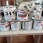 LOTE 311 - 12 LATAS DE 1KG DE COLA PLÁSTICA MARCA ANJO. (NO ESTADO) ATENÇÃO! FAZER A VISITAÇÃO ANTES DE ARREMATAR, NÃO SABEMOS SE FUNCIONA. LEILÃO NÃO TEM GARANTIA E NEM DEVOLUÇÃO, SUJEITO A POSSÍVEIS AVARIAS VISÍVEIS/OCULTAS E/OU AUSÊNCIA DE COMPONENTES.