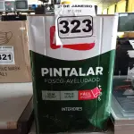 LOTE 323 - 01 LATA DE TINTA IQUINE PINTALAR FOSCO AVELUDADO 18L COR VERDE PISCINA. (NO ESTADO) ATENÇÃO! FAZER A VISITAÇÃO ANTES DE ARREMATAR, NÃO SABEMOS SE FUNCIONA. LEILÃO NÃO TEM GARANTIA E NEM DEVOLUÇÃO, SUJEITO A POSSÍVEIS AVARIAS VISÍVEIS/OCULTAS E/OU AUSÊNCIA DE COMPONENTES.
