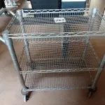 LOTE 265 - 01 CARRINHO PARA TRANSPORTE DE UTENSILIOS COM TRES DIVISOES. (NO ESTADO) ATENÇÃO! FAZER A VISITAÇÃO ANTES DE ARREMATAR, NÃO SABEMOS SE FUNCIONA. LEILÃO NÃO TEM GARANTIA E NEM DEVOLUÇÃO, SUJEITO A POSSÍVEIS AVARIAS VISÍVEIS/OCULTAS E/OU AUSÊNCIA DE COMPONENTES.