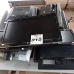 LOTE 315 - 15 MONITORES MARCAS E MODELOS DIVERSOS PARA RETIRADA DE PEÇAS. (NO ESTADO) ATENÇÃO! FAZER A VISITAÇÃO ANTES DE ARREMATAR, NÃO SABEMOS SE FUNCIONA. LEILÃO NÃO TEM GARANTIA E NEM DEVOLUÇÃO, SUJEITO A POSSÍVEIS AVARIAS VISÍVEIS/OCULTAS E/OU AUSÊNCIA DE COMPONENTES.