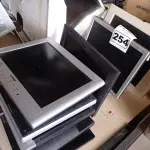 LOTE 254 - 08 MONITORES MARCAS E MODELOS DIVERSOS PARA RETIRADA DE PEÇAS. (NO ESTADO) ATENÇÃO! FAZER A VISITAÇÃO ANTES DE ARREMATAR, NÃO SABEMOS SE FUNCIONA. LEILÃO NÃO TEM GARANTIA E NEM DEVOLUÇÃO, SUJEITO A POSSÍVEIS AVARIAS VISÍVEIS/OCULTAS E/OU AUSÊNCIA DE COMPONENTES.