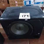 LOTE 471 - 01 CAIXA DE SOM. (NO ESTADO) ATENÇÃO! FAZER A VISITAÇÃO ANTES DE ARREMATAR, NÃO SABEMOS SE FUNCIONA. LEILÃO NÃO TEM GARANTIA E NEM DEVOLUÇÃO, SUJEITO A POSSÍVEIS AVARIAS VISÍVEIS/OCULTAS E/OU AUSÊNCIA DE COMPONENTES.