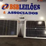 LOTE 166 - 02 PAINÉIS SOLARES 18V 10W.  (NO ESTADO) ATENÇÃO! FAZER A VISITAÇÃO ANTES DE ARREMATAR, NÃO SABEMOS SE FUNCIONA. LEILÃO NÃO TEM GARANTIA E NEM DEVOLUÇÃO, SUJEITO A POSSÍVEIS AVARIAS VISÍVEIS/OCULTAS E/OU AUSÊNCIA DE COMPONENTES.