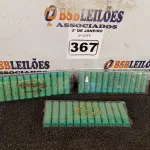 LOTE 367 - 03 CAIXINHAS DE BATONS COM 12 CADA. (NO ESTADO) ATENÇÃO! FAZER A VISITAÇÃO ANTES DE ARREMATAR, NÃO SABEMOS SE FUNCIONA. LEILÃO NÃO TEM GARANTIA E NEM DEVOLUÇÃO, SUJEITO A POSSÍVEIS AVARIAS VISÍVEIS/OCULTAS E/OU AUSÊNCIA DE COMPONENTES.