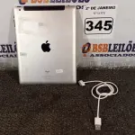 LOTE 345 - 01 IPAD 64GB COM CABO. (NO ESTADO) ATENÇÃO! FAZER A VISITAÇÃO ANTES DE ARREMATAR, NÃO SABEMOS SE FUNCIONA. LEILÃO NÃO TEM GARANTIA E NEM DEVOLUÇÃO, SUJEITO A POSSÍVEIS AVARIAS VISÍVEIS/OCULTAS E/OU AUSÊNCIA DE COMPONENTES.