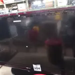 LOTE 204 - 01 TV 52” MARCA SANSUNG PARA RETIRADA DE PEÇAS. (NO ESTADO) ATENÇÃO! FAZER A VISITAÇÃO ANTES DE ARREMATAR, NÃO SABEMOS SE FUNCIONA. LEILÃO NÃO TEM GARANTIA E NEM DEVOLUÇÃO, SUJEITO A POSSÍVEIS AVARIAS VISÍVEIS/OCULTAS E/OU AUSÊNCIA DE COMPONENTES.